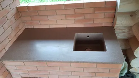 Столешница с литой мойкой для зоны барбекю