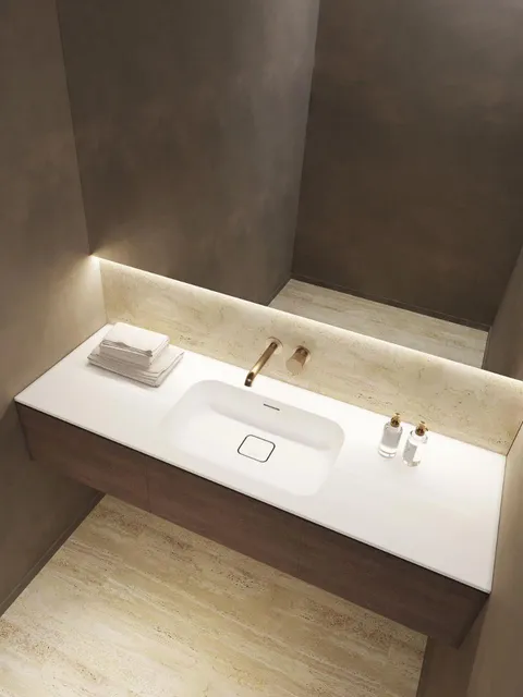 Столешница для ванной с раковиной из искусственного камня