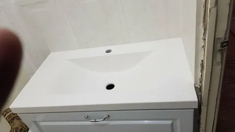 Литая столешница с раковиной в ванную