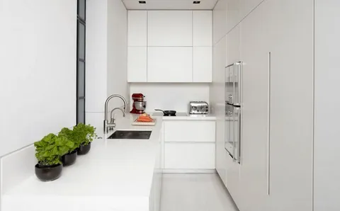 Белая столешница из искусственного камня