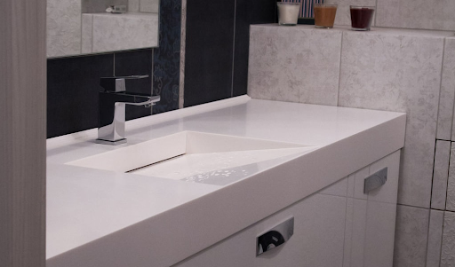 раковина с горизонтальным стоком