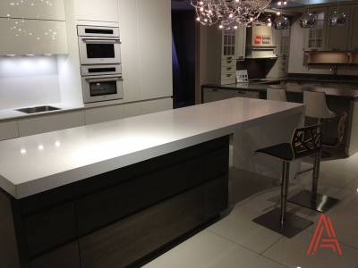 Барные и кассовые стойки из гранита